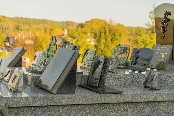 Placas grabadas — Arte funerario en Moaña y toda Galicia