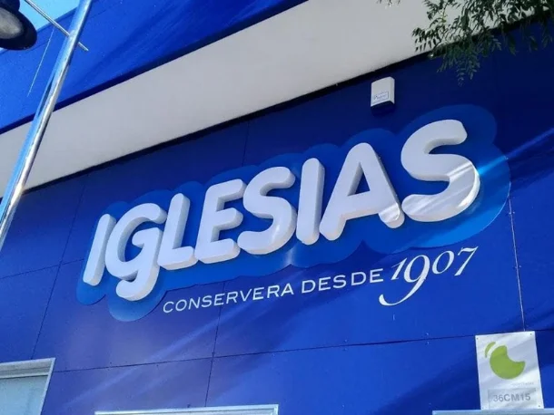 Corpóreos — Rotulación comercial en Moaña y toda Galicia
